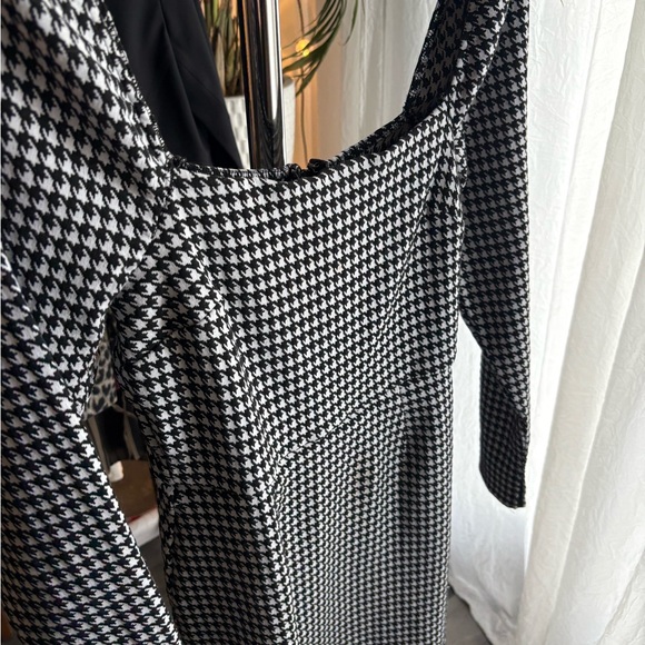 Mi Ami Black and White Checkered Long Sleeve Dress - Picture 3 of 6